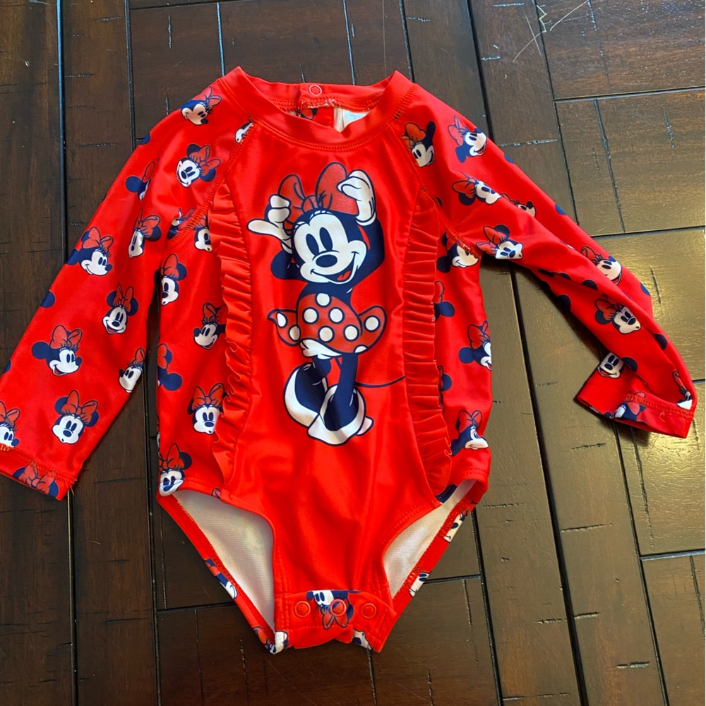 🚨Disney BUNDLE bathing suit and cover up